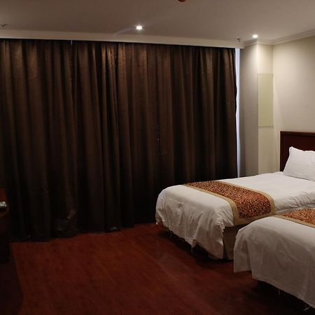 Greentree Inn Shanghai Expo Site South Yanggao Road Subway Station Express Hotel Exteriér fotografie